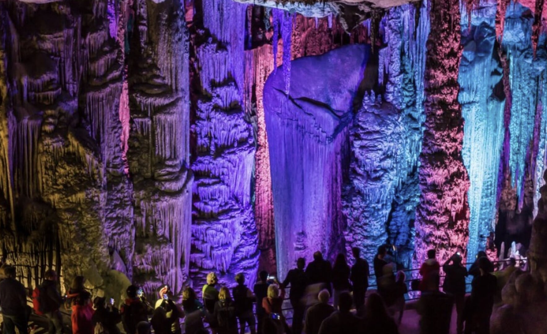 Lichtkonzept in der Höhle