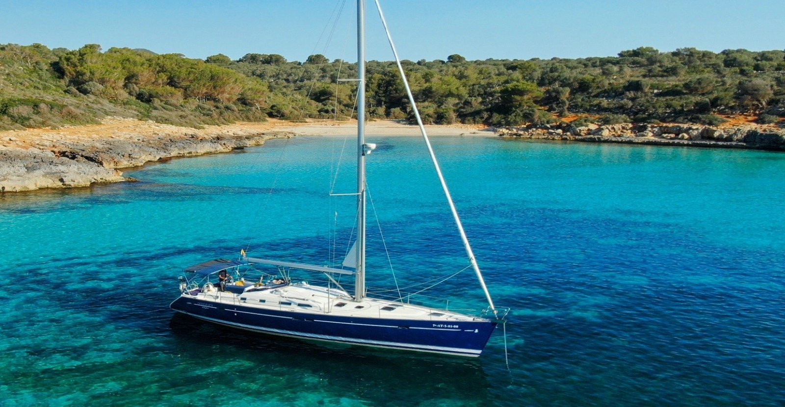 Stopp zum Schwimmen in Cala Vella