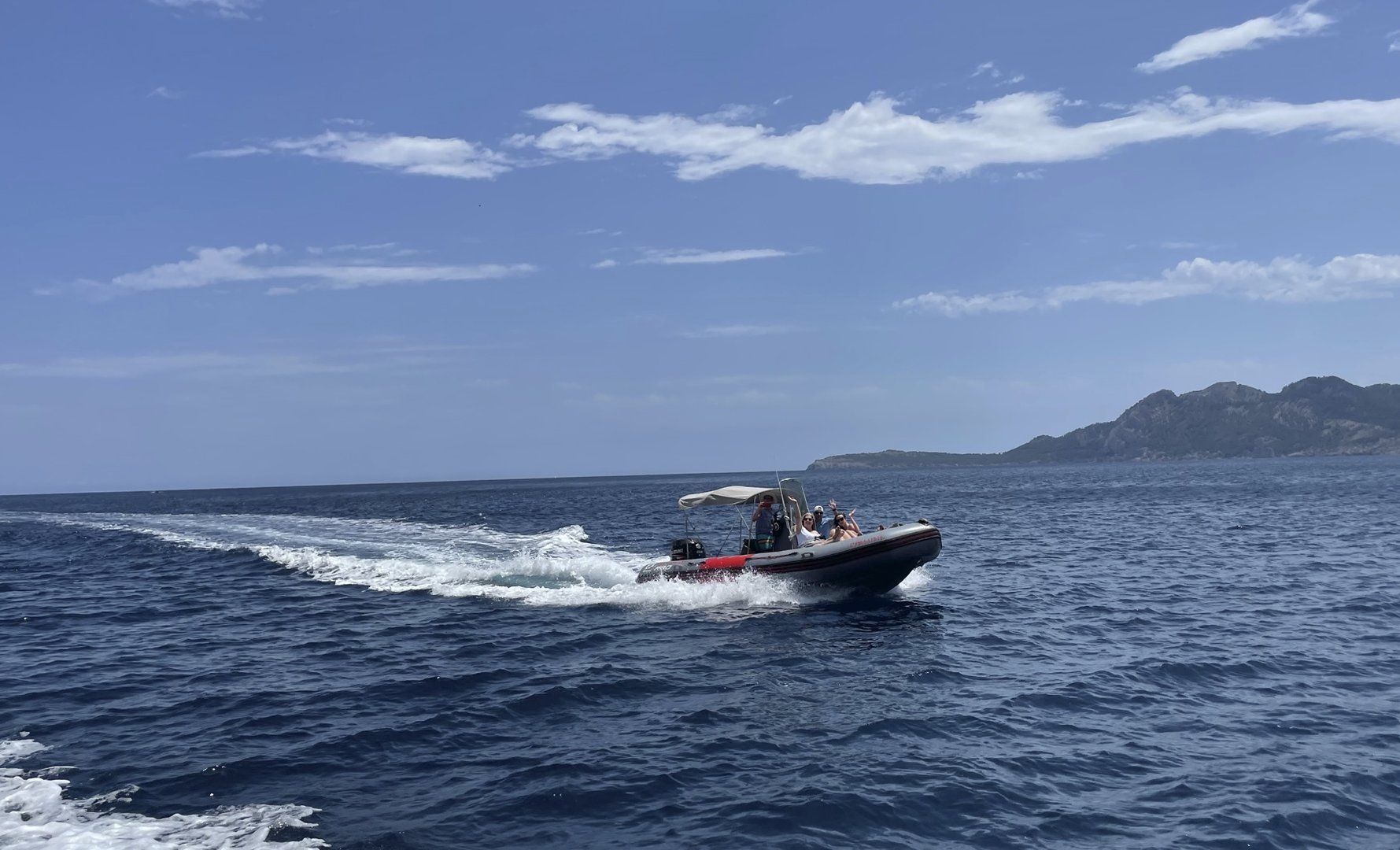 Bootsfahrt entlang der Nordküste