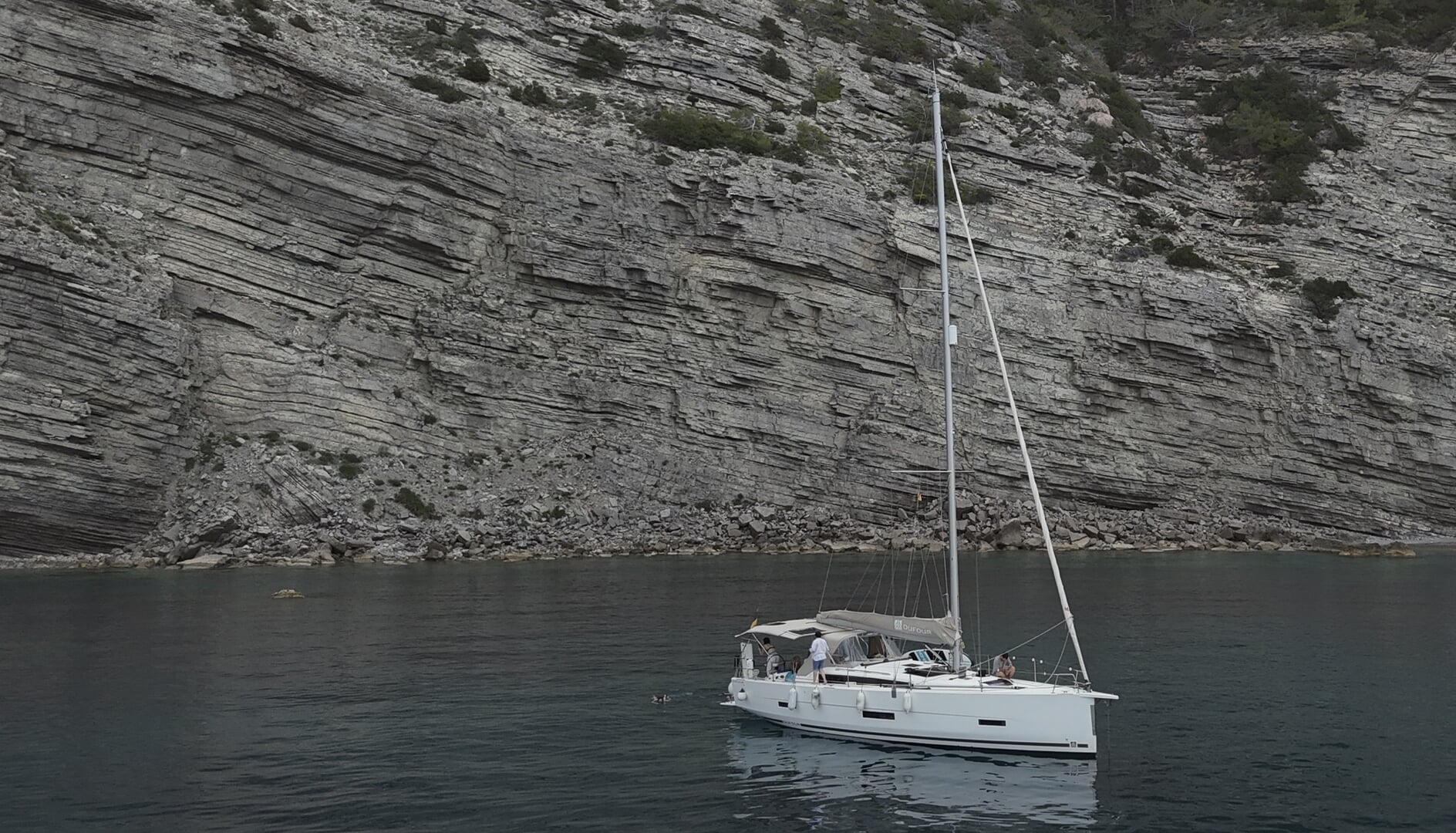 Touristen im Katamaran