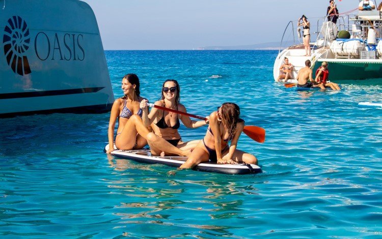 Kayak auf dem Oasis Katamaran