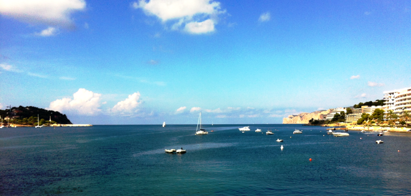 Ansicht auf Meer von Katamaran aus Santa Ponsa