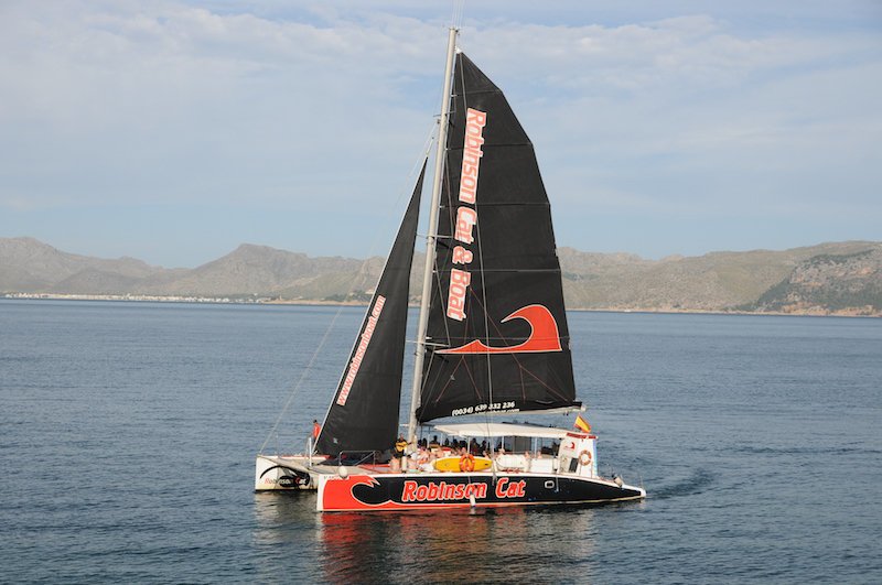 Robinson catamaran