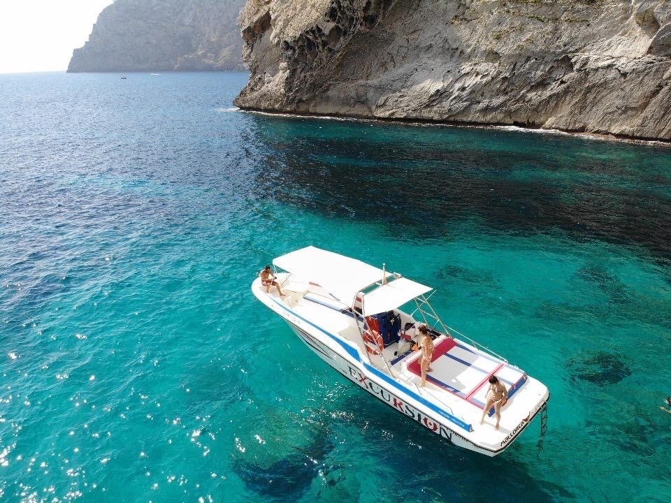 Barco en alquiler para excursión en alcudia