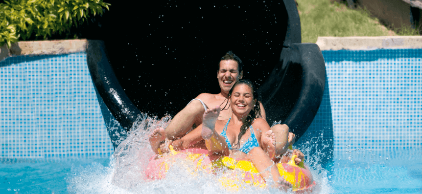 diversión en parque acuático