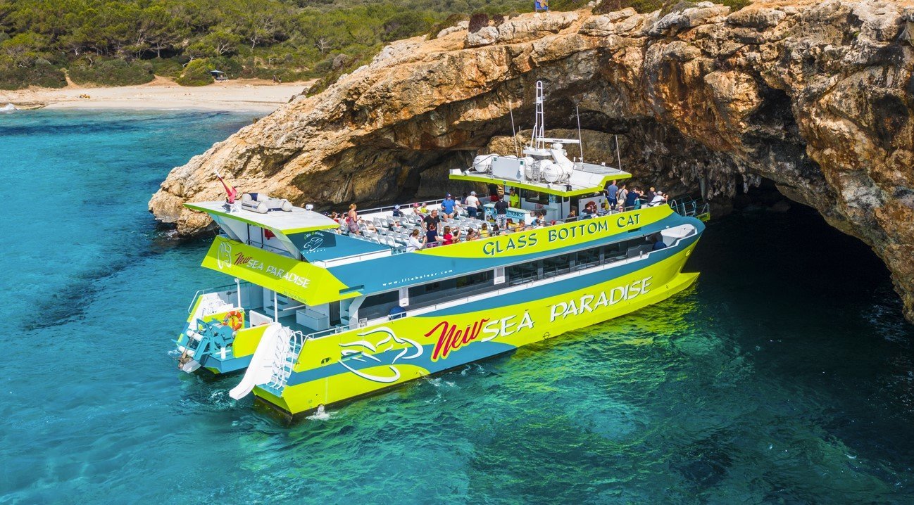 boat con vista al mar