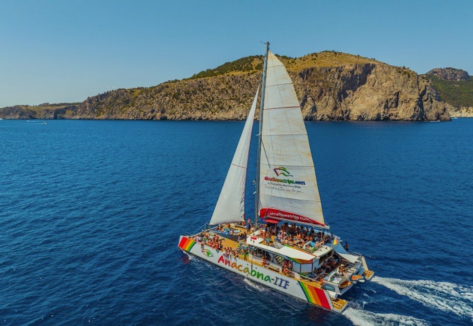 atardecer en catamaran en mallorca