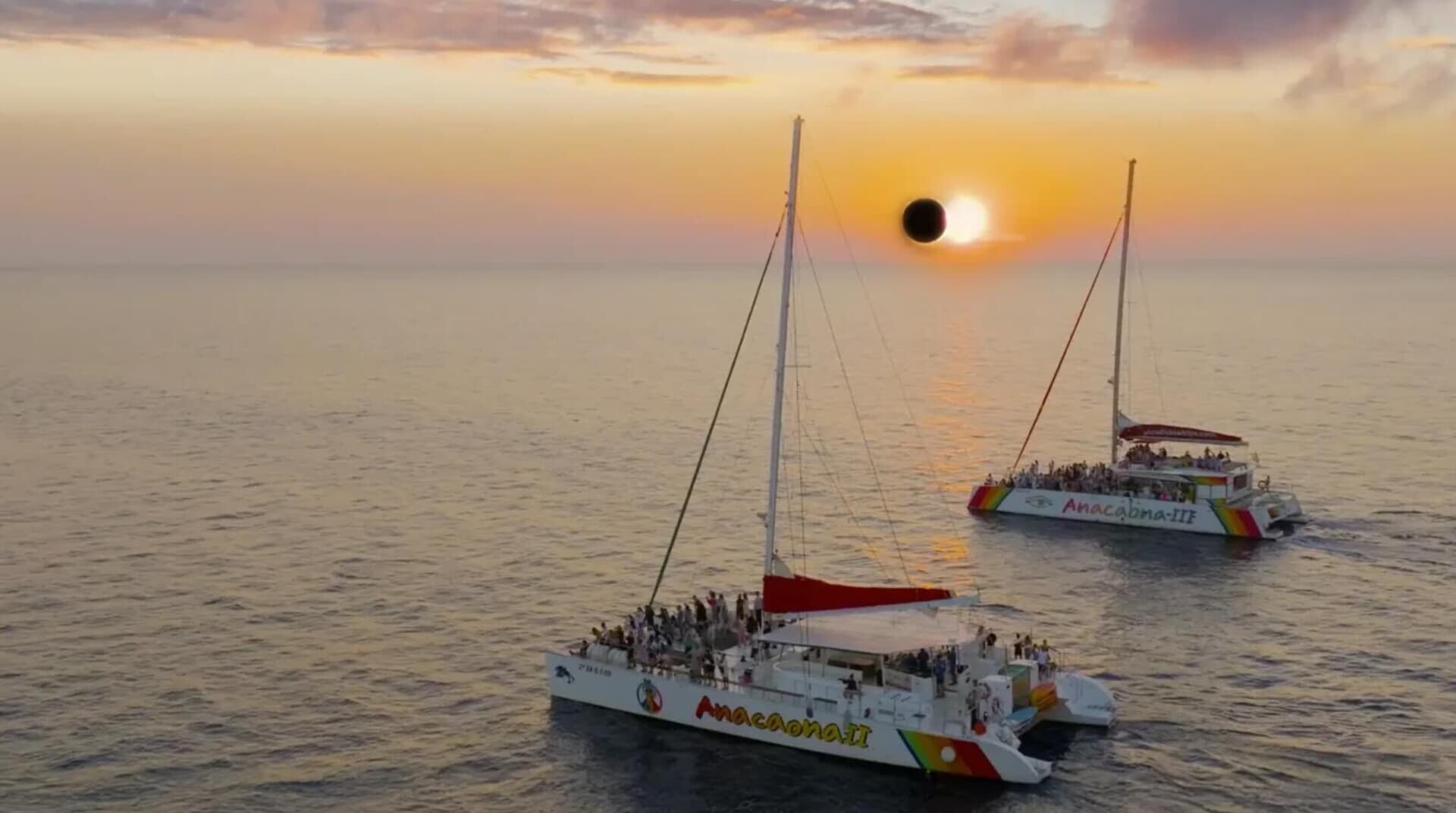 paseo en barco para ver el eclipse solar
