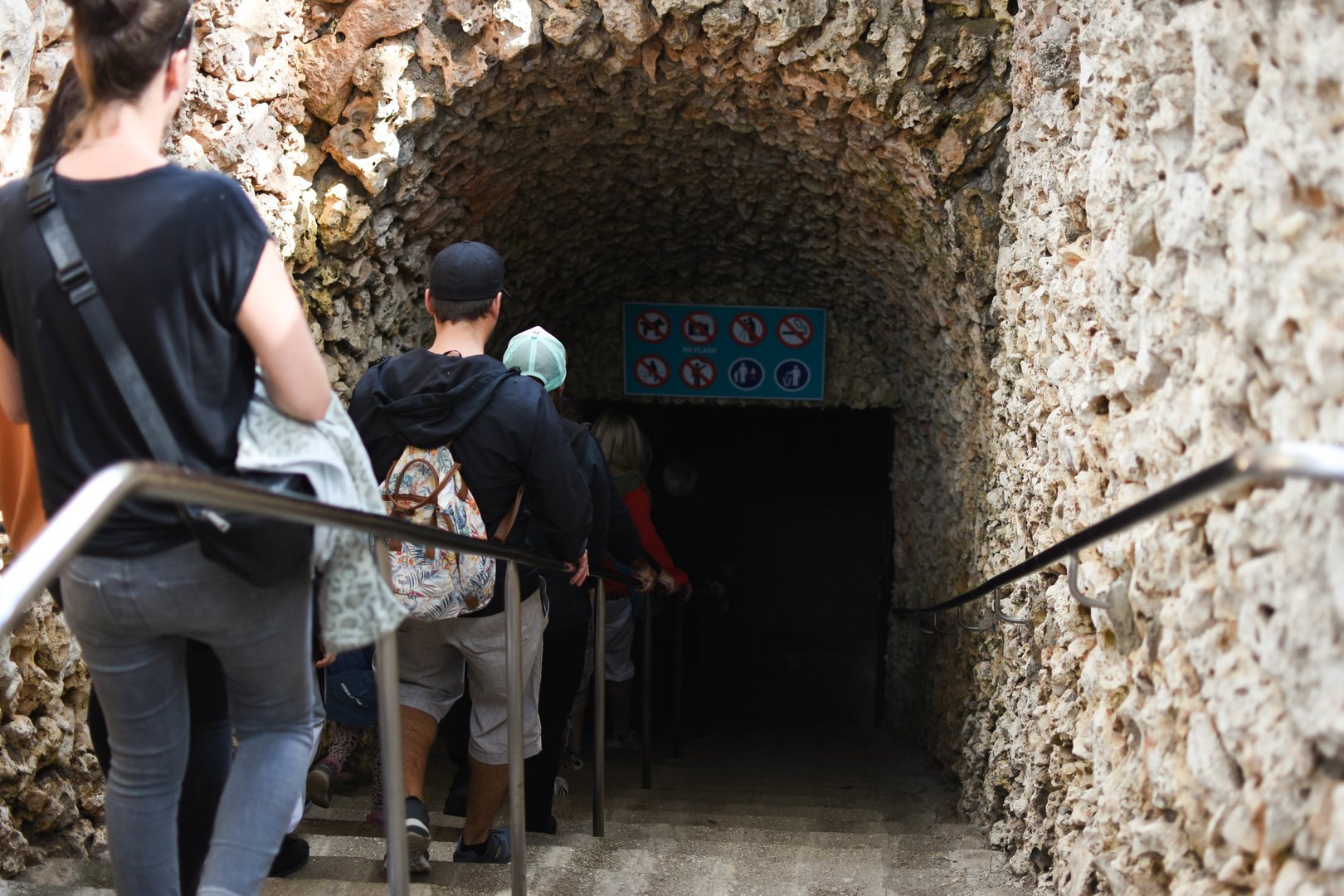 entrada cuevas