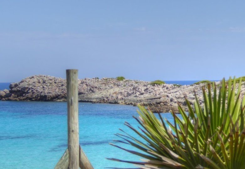 agua cristalina de cala molto