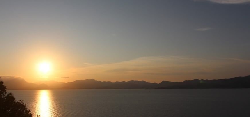 atardecer en mallorca en velero