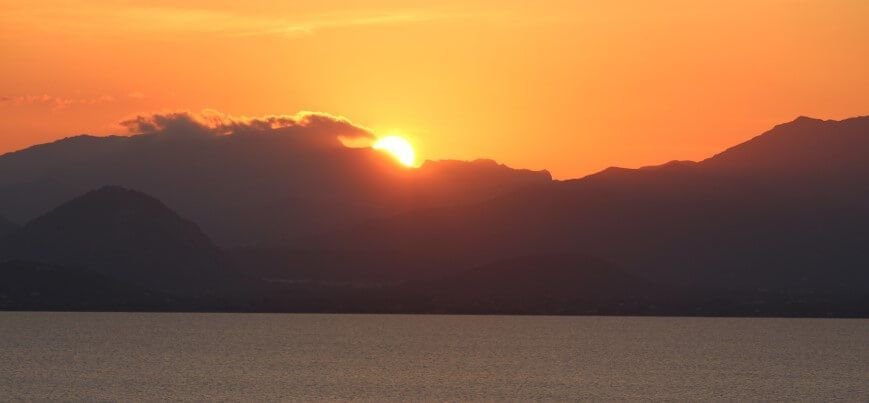puesta de sol en velero en mallorca