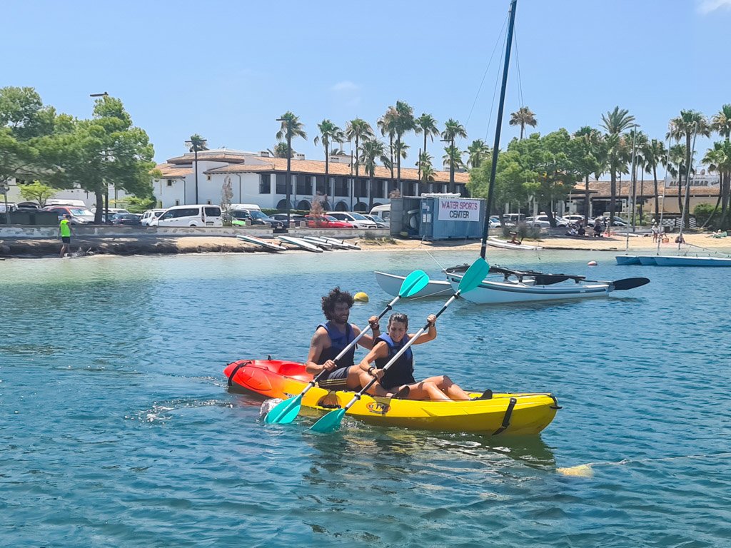 planes en familia en Mallorca: hacer kayak