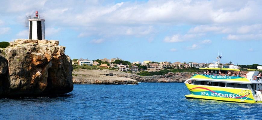 faro visto desde la costa