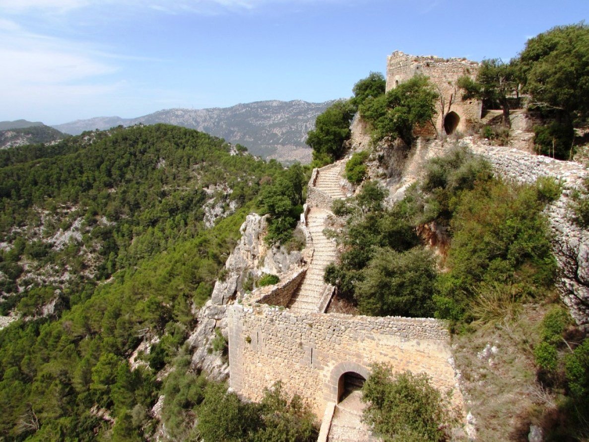 birdseye views of alaro castle