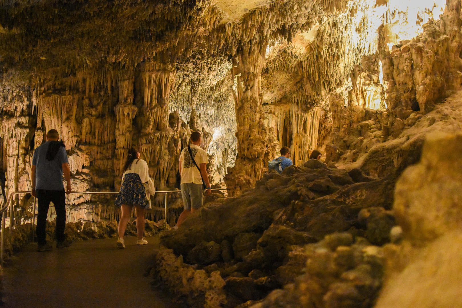visiting the caves of porto cristo