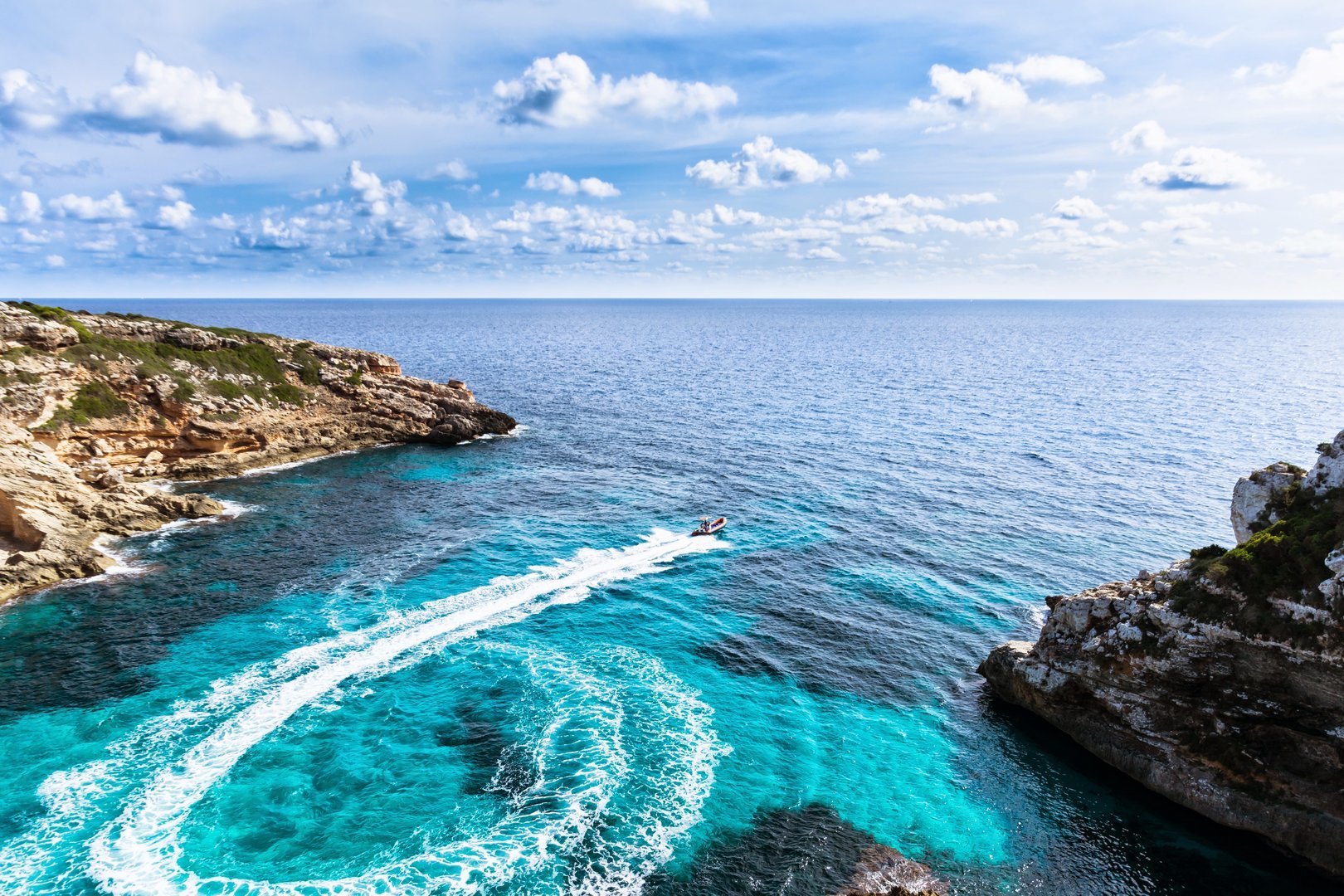 boat trip to es pontas and cala marmols