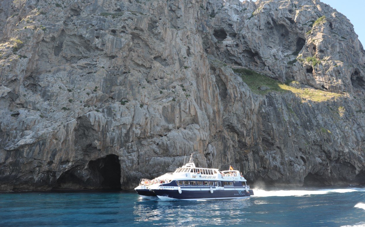 boat to cala tuent