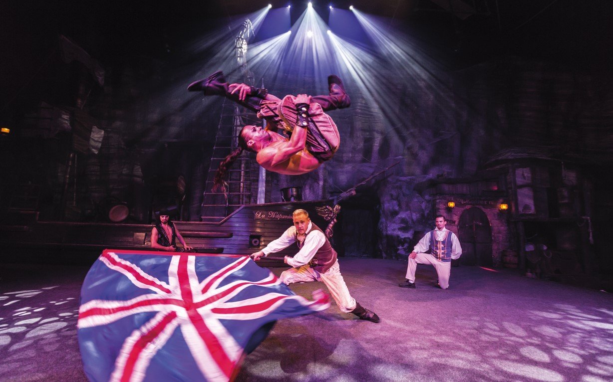 Profesional gymnastics pirates show