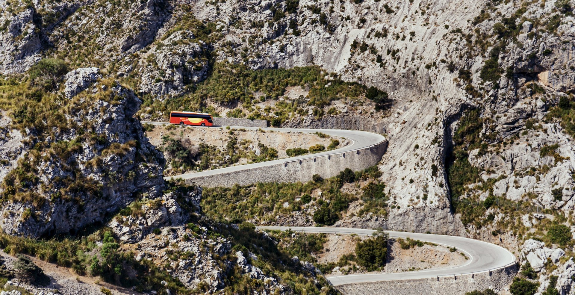 coach trip  in the mountains