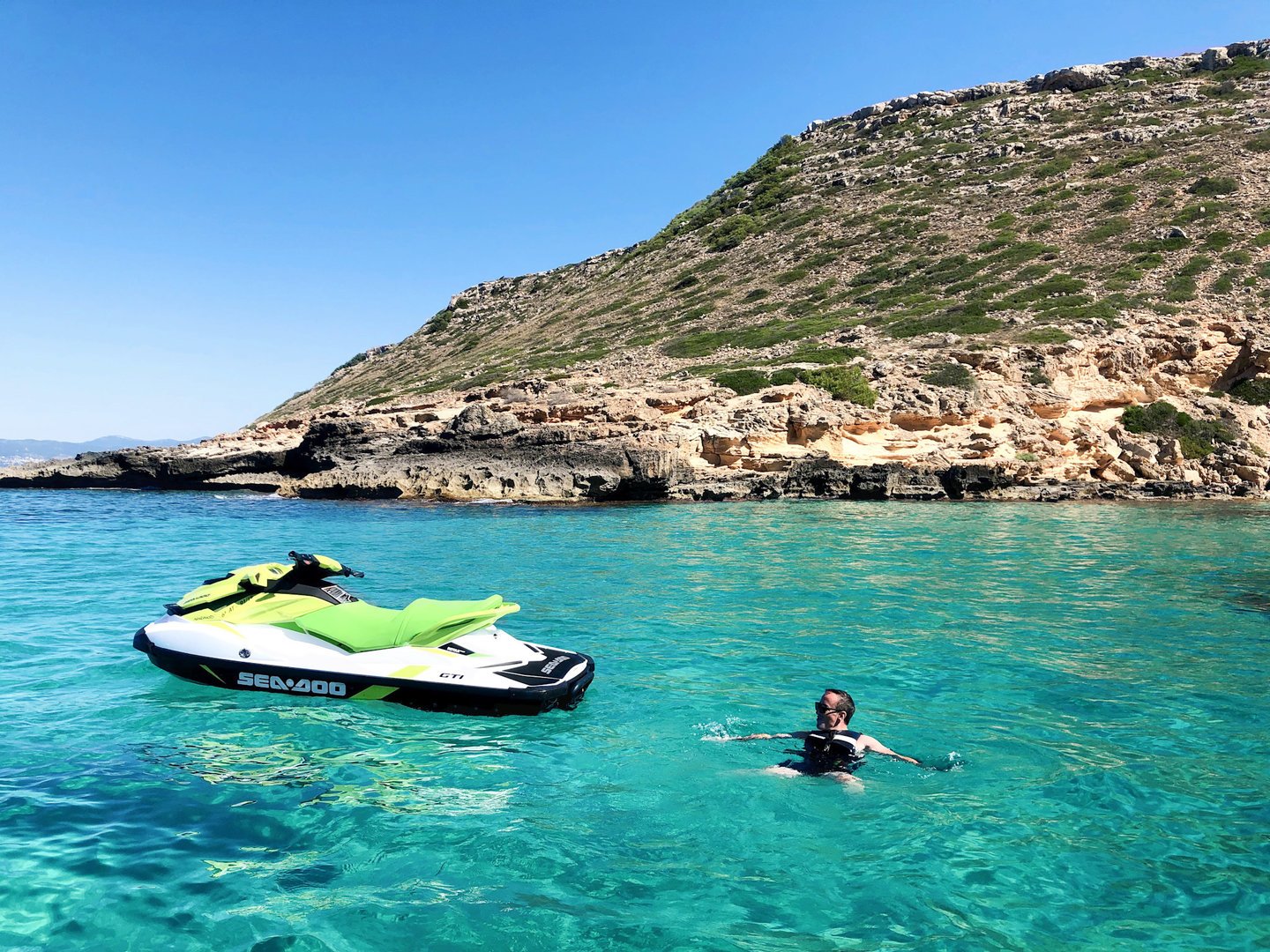 Jet Ski in Cala Vella
