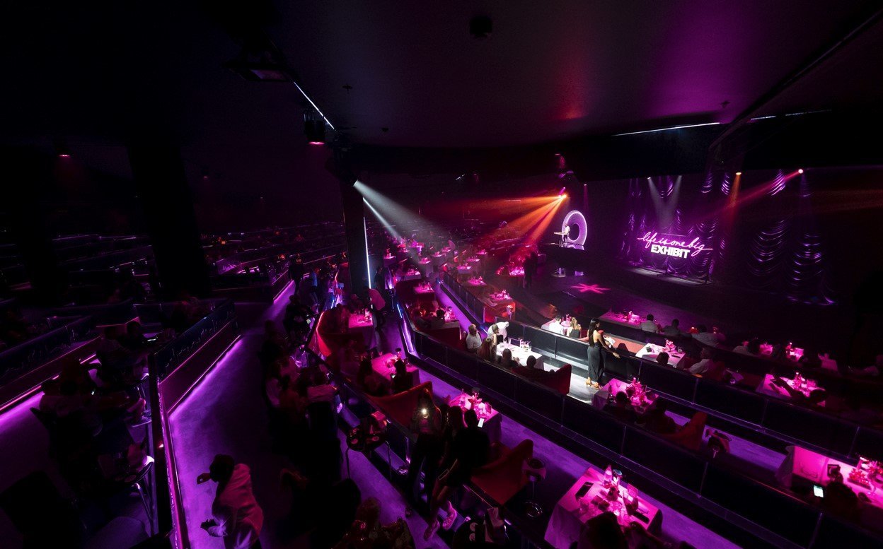 son amar show exhibit