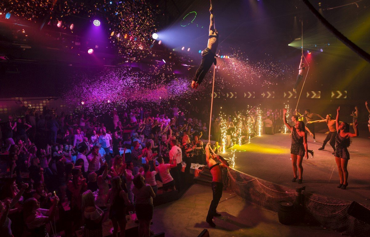 Dance, gimnastics and acrobatics