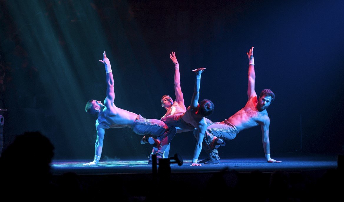 The best dance and acrobatics show